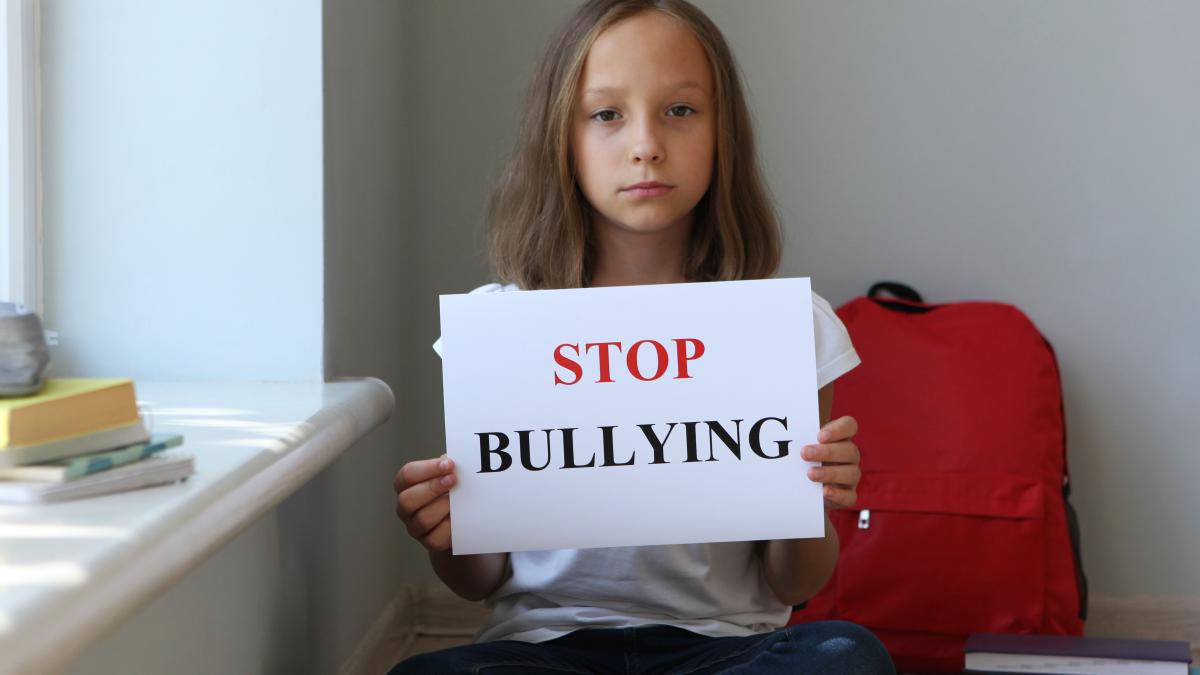 impreuna-prindem-curaj-ministrul-daniel-david-a-semnat-ordinul-1-900-000-de-lei-vor-fi-directionati-catre-scoli-pentru-implementarea-programului-de-prevenire-a-violentei-si-a-infractiunilor_47425200