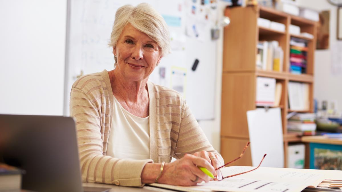 ce-ar-schimba-profesorii-daca-ar-putea--trei-lucruri-care-le-ar-face-ziua-de-munca-mai-fericita_92774700