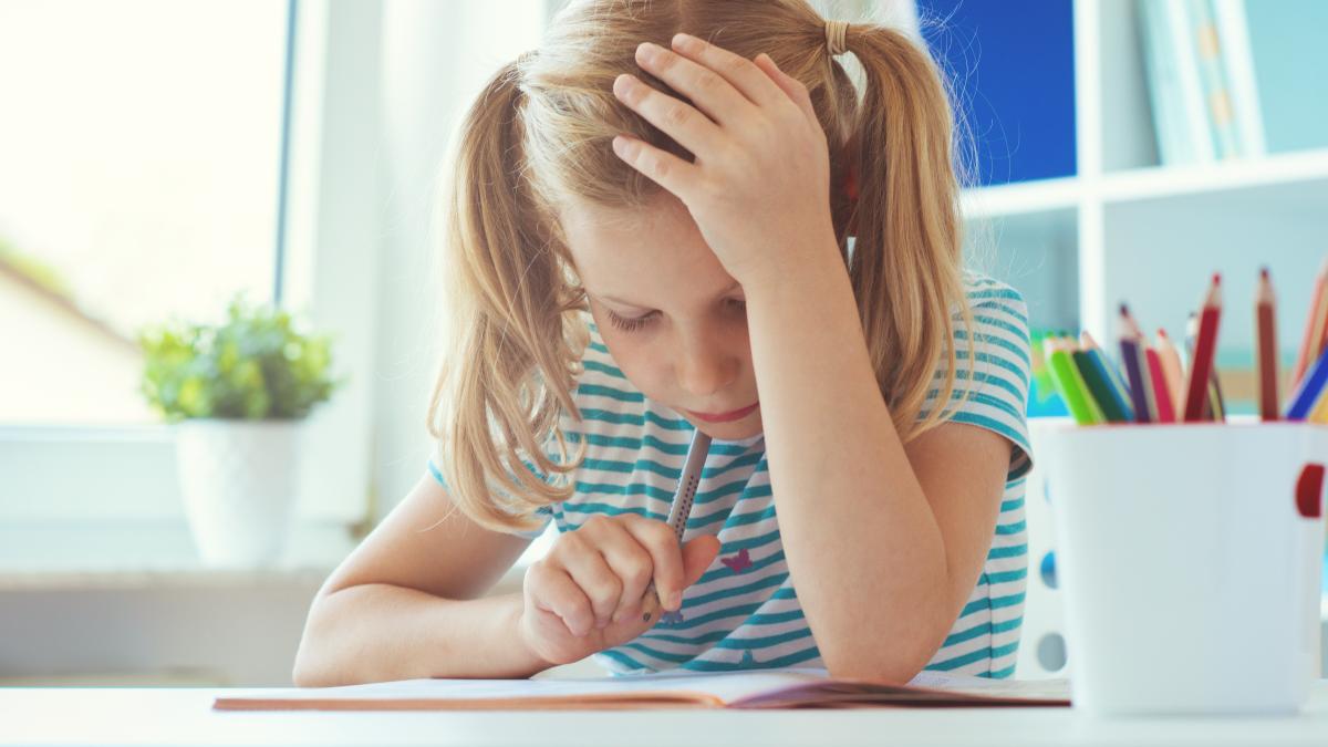 copilul-lupta-cu-teme-si-exercitii-simple-pedagog-e-un-semn-ca-aceste-competente-fundamentale-lipsesc-si-fac-invatarea-dificila-pentru-elev_94987000