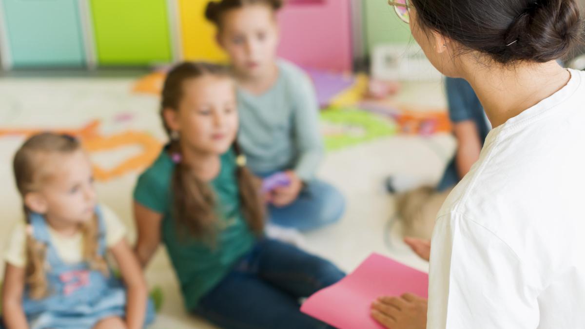 daniela-visoianu--atrage-atentia-e2809eun-educator-ar-trebui-sa-aiba-cam-sapte-ani-de-formare-initialae2809d_08852900