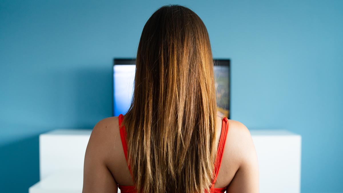 scandal-la-un-liceu-din-iasi-o-profesoara-si-a-dat-demisia--dupa-ce-elevii-au-descoperit-ca-facea-videochat-a_94604300