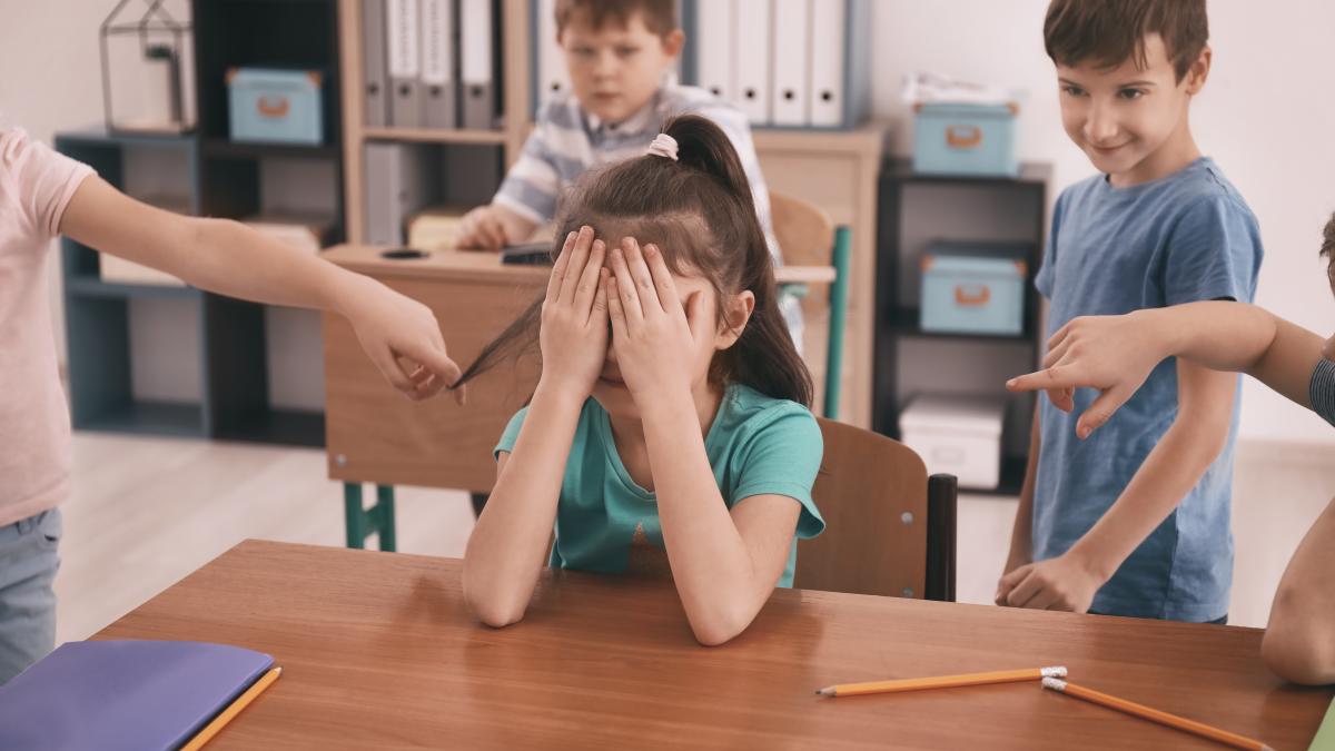 daniel-david-anunta-ca-ministerul-educatiei-pregateste-noi-masuri-pentru-a-preveni-si-corecta-comportamentele-disfunctionale-in-scoli_10921600