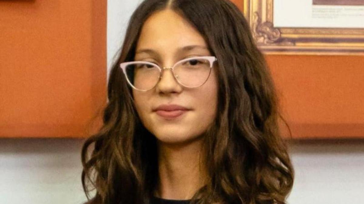 o-eleva-din-botosani--premiata-la-un-prestigios-concurs-de-matematica--ioana-mariscue2809efiecare-problema-e-ca-un-puzzle-care-imi-ofera-bucuria-descoperirii-atunci-cand-gasesc-solutiae2809d_72769300