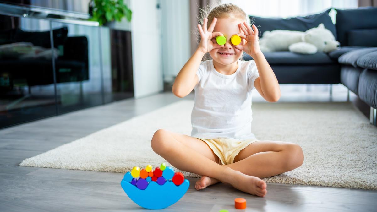 nu-jucariile-scumpe-sau-ecranele-cele-trei-lucruri-care-stimuleaza-cu-adevarat-creierul-copiilor_08051800