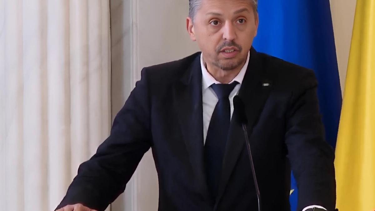 motiune-educatie-ministrul-daniel-david-propune-un-pact-pe-zece-ani-pentru-educatie-si-cercetare_22985000