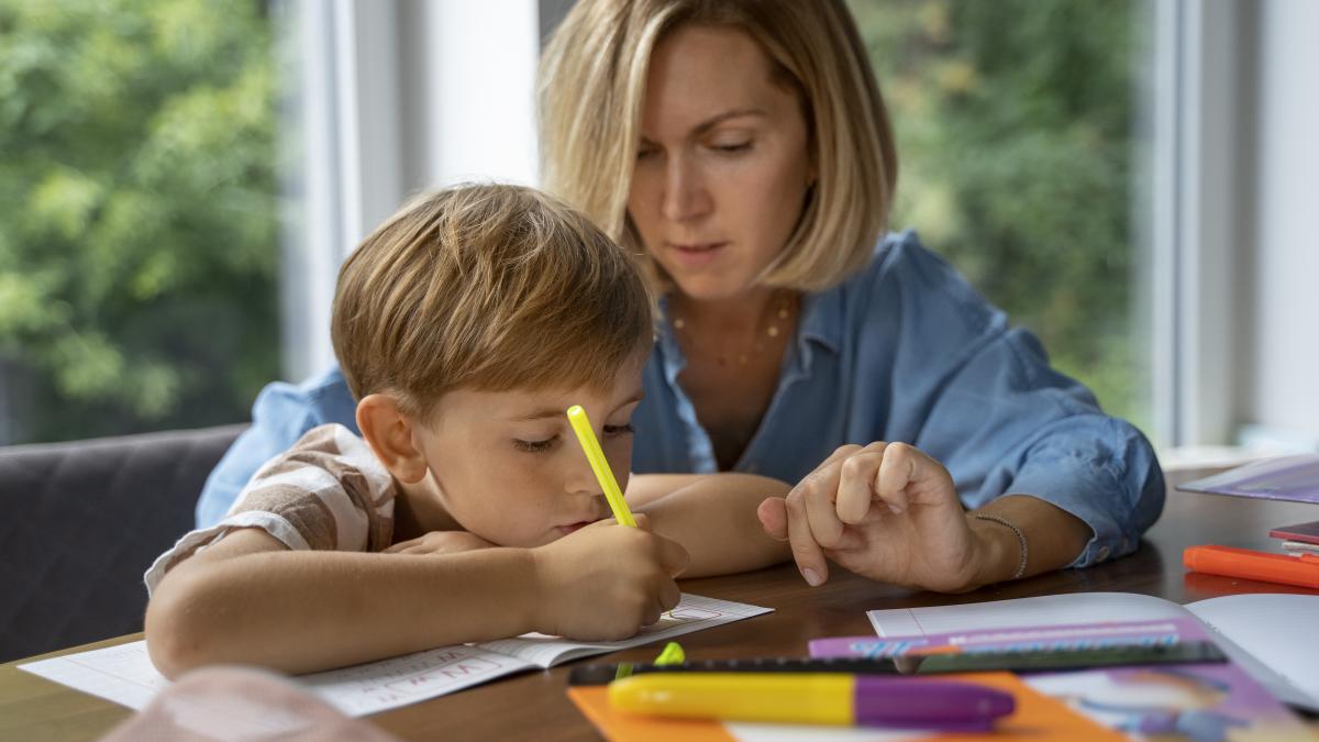 cercetarile-internationale-arata-ca-pauzele-scurte-imbunatatesc-memoria--ghid-pentru-parinti-care-vor-sa-sprijine-invatarea-acasa_09393200