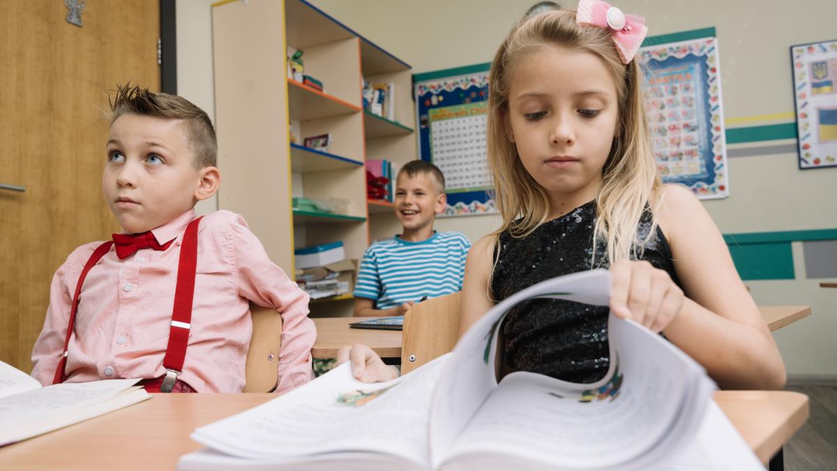 elevi-clas-carte_91871900