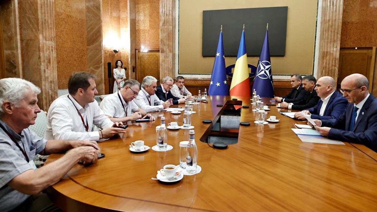 ilie-bolojan--dupa-intalnirea-cu-reprezentantii-sindicatelor-din-invatamant-va-fi-mai-multa-munca-pentru-aceeasi-bani--aceasta-este-realitatea-3_57653200