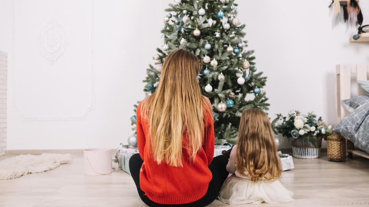 o-tanara-mama-influencer-a-decis-sa-schimbe-ziua-de-nastere-a-fiicei-sale-pentru-ca-era-mult-prea-aproape-de-craciun-copilul-meu-nu-va-observa-diferenta_60696600