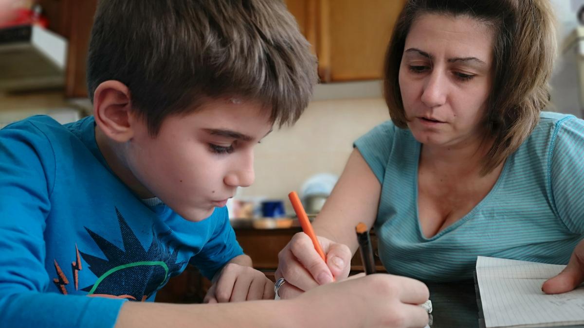 de-ce-copiii-nostri-mananca-litere-si-urasc-sa-scrie-radacinile-succesului-scolar-se-afla-in-mazgaleala-de-la-gradinita-sustine-oana-moraru_97188200