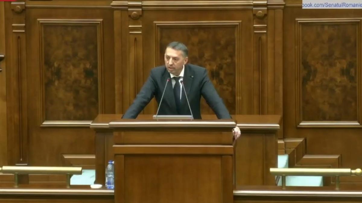 live-video-motiunea-simpla-depusa-impotriva-ministrului-educatiei--dezbatuta-acum-in-senat-d--david-e2809eda--educatia-este-in-pericol--este-de-mai-mult-timp-in-pericol-in-aceasta-tarae2809d_56290300