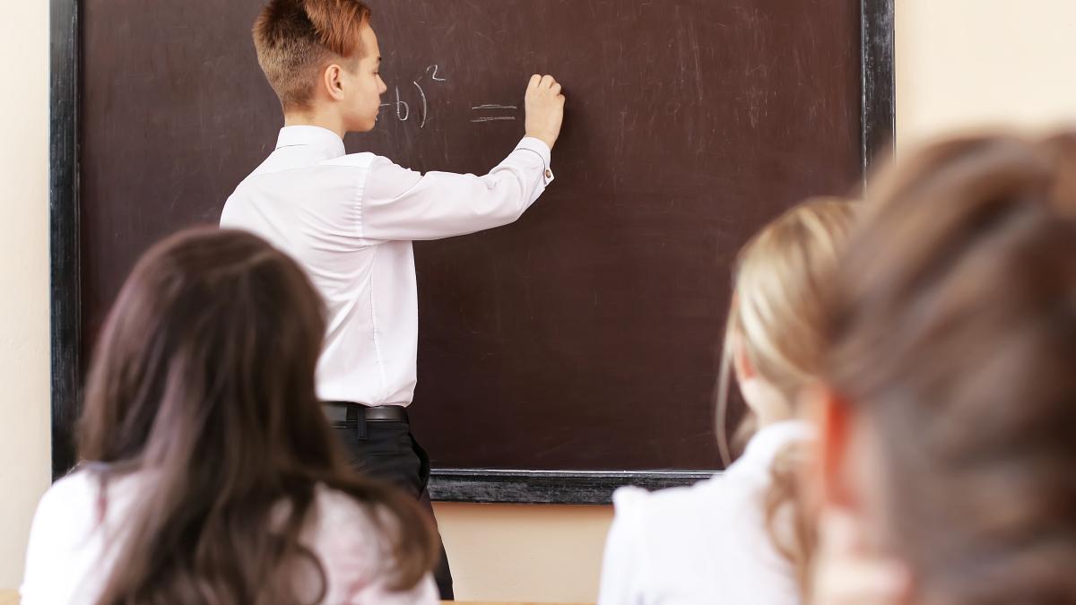 nota-elevului-reflecta-si-modul-in-care-profesorul-a-stiut-sa-predea-notiunea-o-profesoara-explica-de-ce-notele-mici-repetate-nu-mai-sunt-problema-copilului_46300000