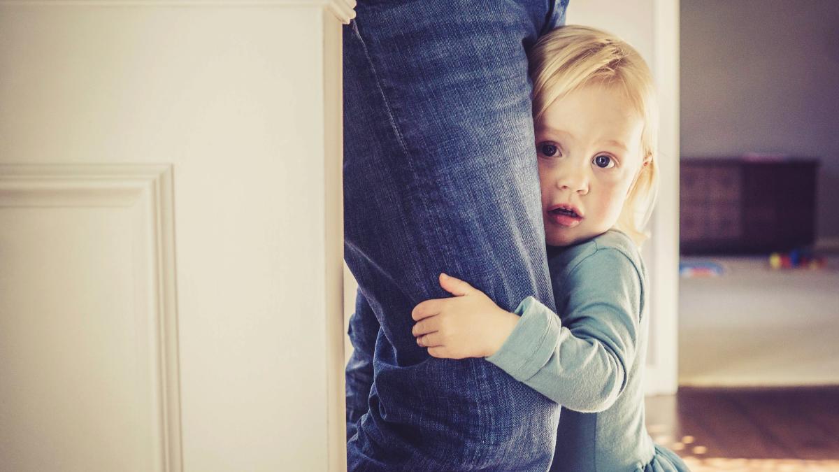 ce-este-un-copil-velcro-si-cum-iti-dai-seama-daca-al-tau-se-comporta-asa_58418300