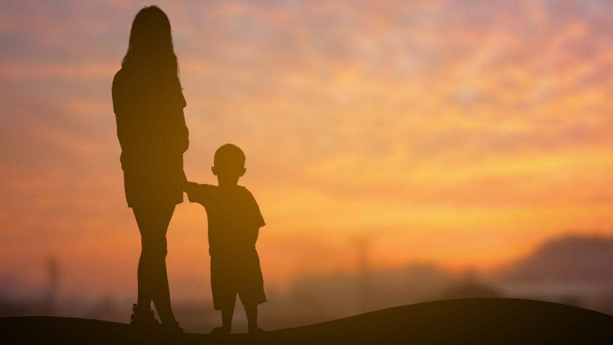 cine-este-mama-acuzata-ca-si-a-rapit-copiii-de-teama-sfarsitului-lumii--sotul-femeii-e2809ea-lasat-un-mesaj-delirant-de-la-dumnezeu_27639000