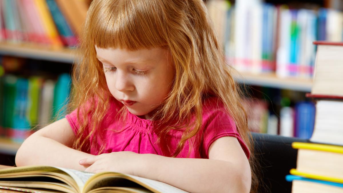 la-ce-varsta-ar-trebui-sa-citeasca-copilul-cursiv--e2809ecine-ramane-cu-probleme-de-citit-greoi-la-finalul-acestei-clase--va-fi-un-copil-greoi-la-toate-materiilee2809d_02545500