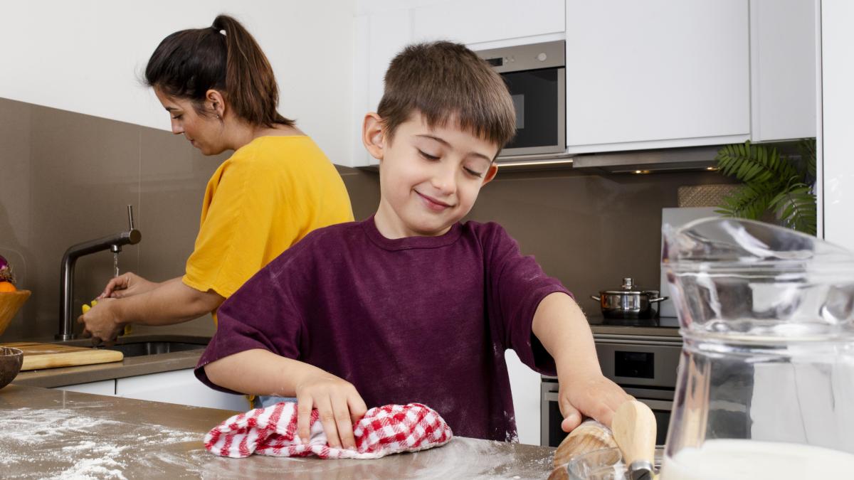 cea-mai-periculoasa-propozitie-pe-care-i-o-poti-spune-fiului-tau--e2809etrebuie-sa-aiba-grija-de-el--iar-la-30-de-ani-nu-va-astepta-de-la-altii-sa-i-spele--sa-i-calce--sa-i-faca-de-mancaree2809d_87307900