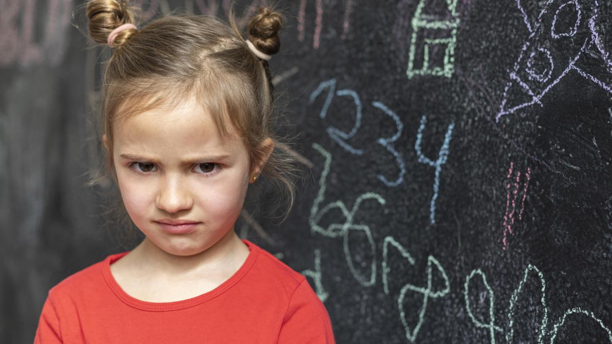 copiii-se-comporta-tot-mai-rau----parintii-nu-isi-dau-seama-ca-duc-un-razboi-impotriva-industriei-prin-intermediul-celor-mici-si-pierd-controlul-avertizeaza-un-sociolog_16563500