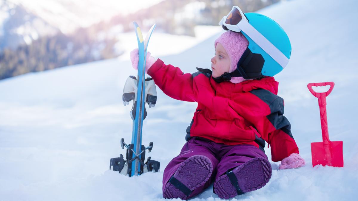 de-la-ce-varsta-poate-un-copil-sa-mearga-la-schi-cand-este-momentul-potrivit--timpul-recomandat-pe-zapada-si-cum-sa-faci-experienta-placuta-si-sigura_47026000