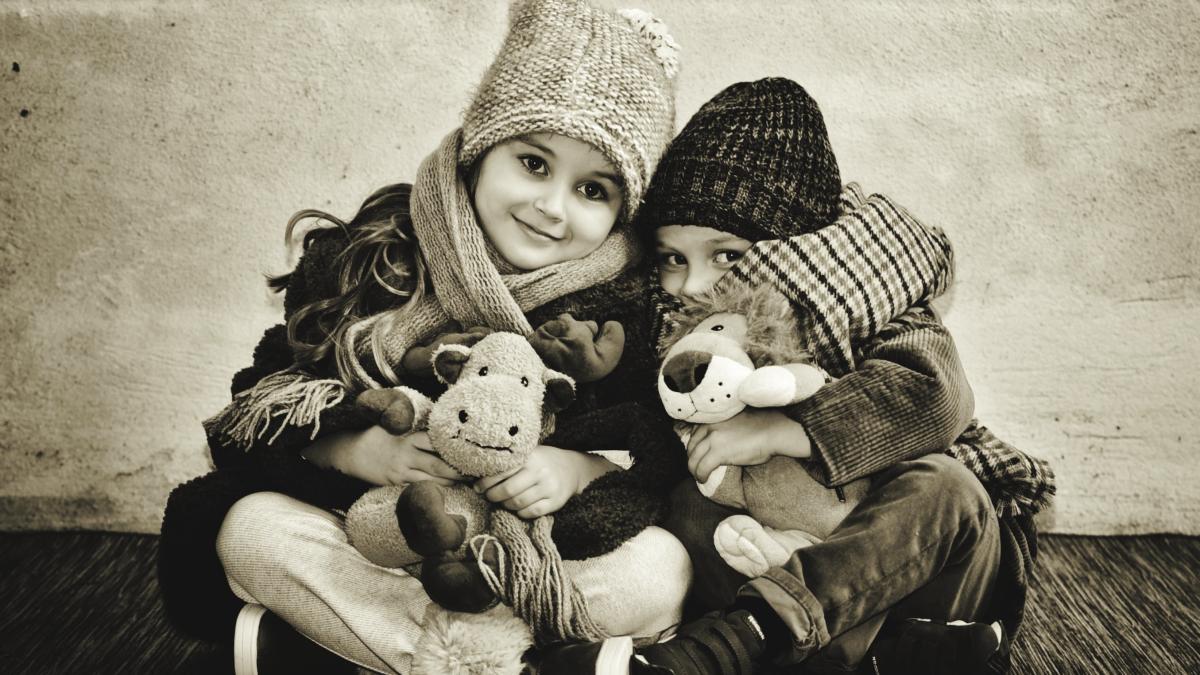 parenting-in-istorie--de-la-copii-care-invatau-sa-reziste-in-anii-1930--la-copii-lasati-singuri-in-anii-1970-si-copii-supraincarcati-in-anii-2010_68910200