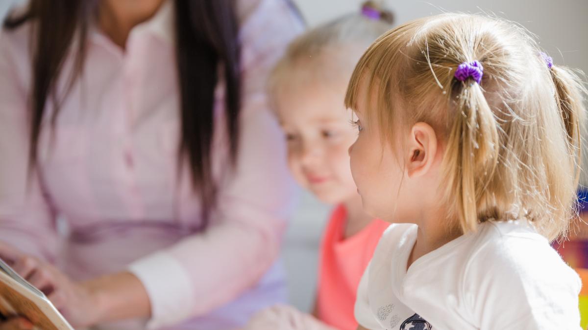 cauzele-dezvoltarii-scazute-a-vorbirii-la-copiii-sub-cinci-ani--secretar-educatie-ajung-la-gradinita-sau-la-scoala-si-le-este-greu-sa-poarte-conversatii-2_98459900