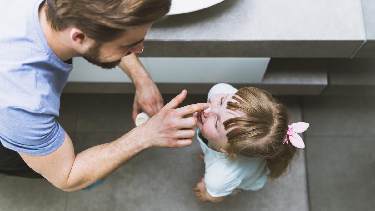 Oamenii povestesc despre cei mai exagerați „părinți elicopter” pe care i-au întâlnit. Cele mai extreme exemple / FOTO: freepik.com @freepik