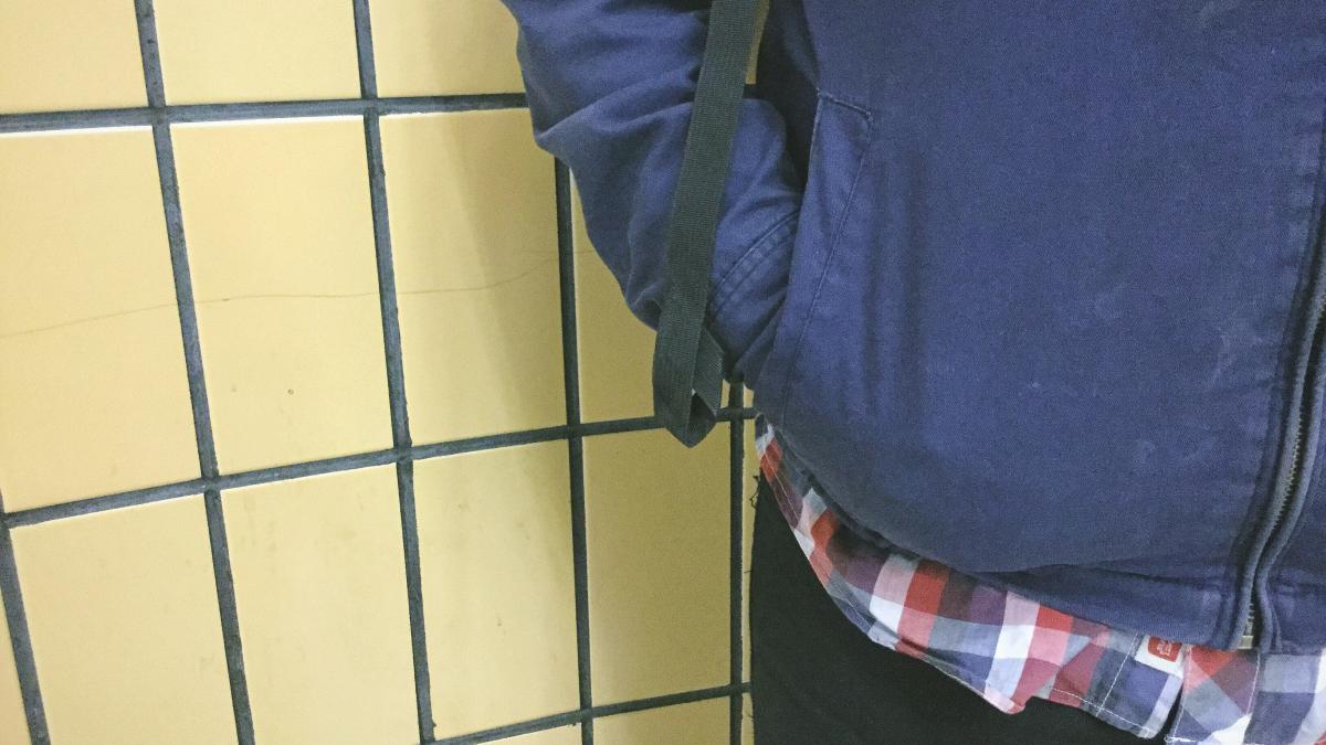 Elev de 16 ani, inconştient în baia unui liceu de prestigiu din Bucureşti. Asupra băiatului ar fi fost găsit un plic cu un praf alb / FOTO ILUSTRATIV: freepik.com @EyeEm