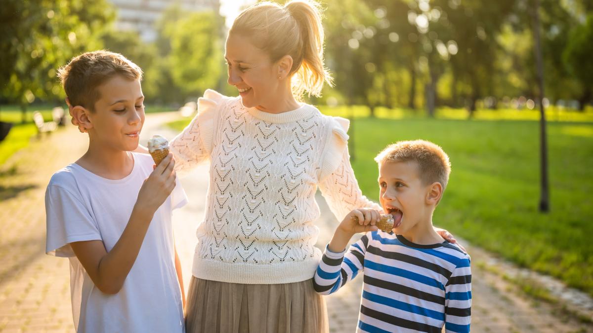 Adaptarea regulilor pe măsură ce copilul crește. Ghid practic pentru părinți de la psihologul Radu Leca