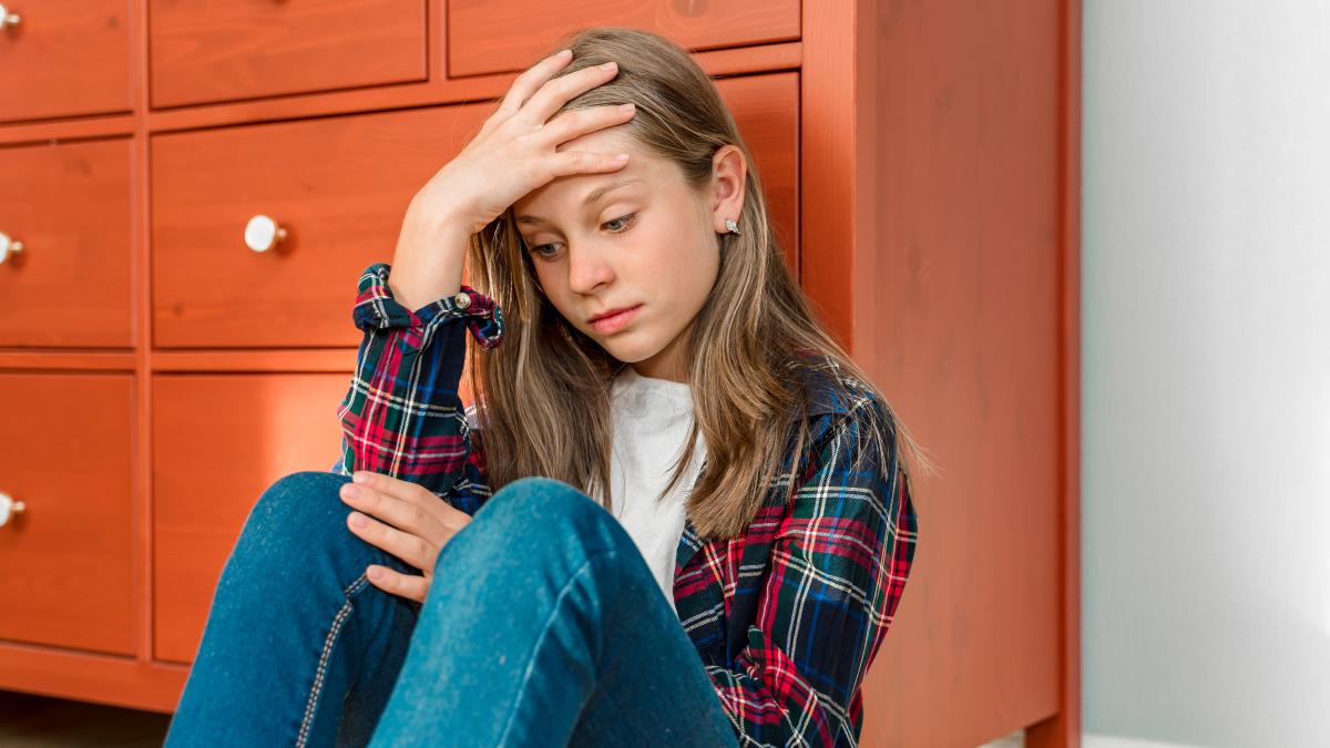 Adolescentul introvertit Cum îl susții fără să îl forțezi Radu Leca Apropierea bună nu împinge, ci invită