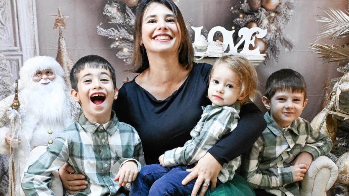 Ghid foto pentru părinți De la ședința de maternitate, la portretul de majorat. Sfaturile Mihaelei Cuturela pentru amintiri perfecte