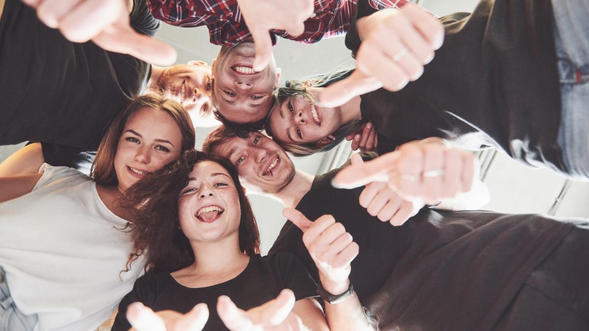 Când te îngrijorează anturajul, ce faci fără interdicții absurde Radu Leca „Atinge o frică de bază, pierderea influenței părintelui”