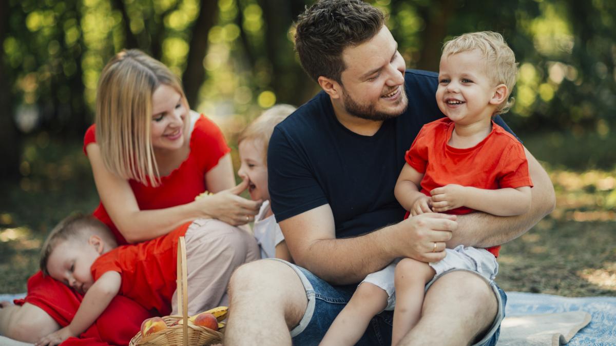 familie cu trei copii