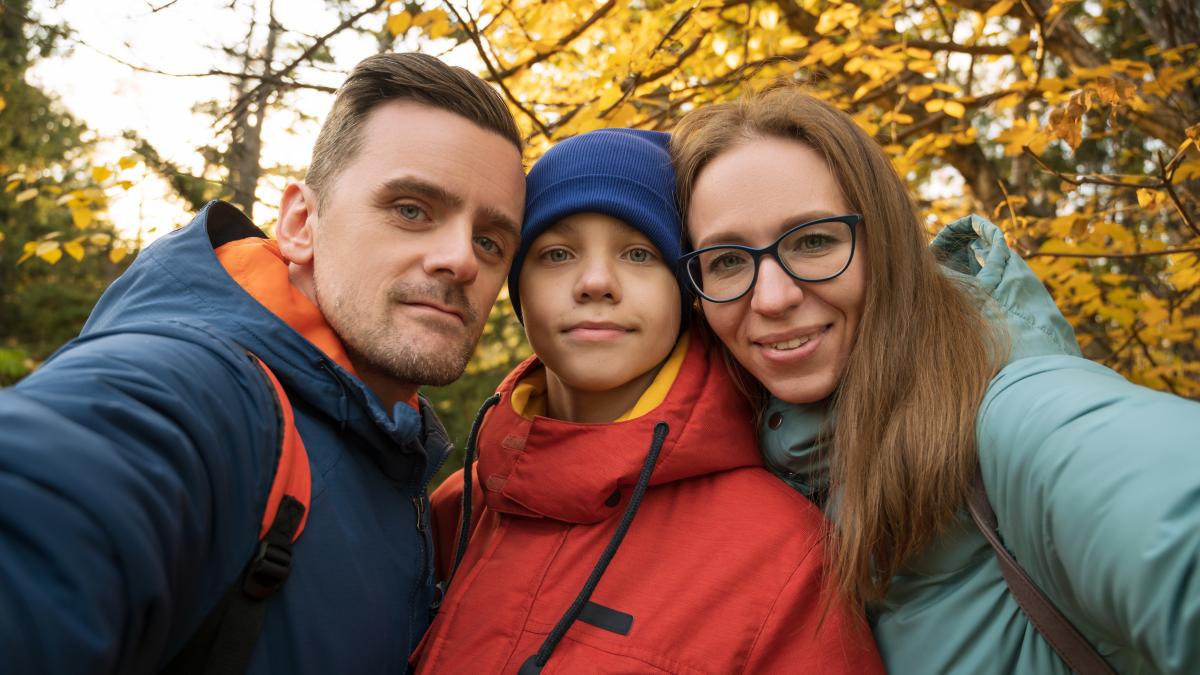 „Planul suicidar” merită explicat fără panică și fără tabu. Leca îți propune un  „Plan de siguranță” în 20 de rânduri