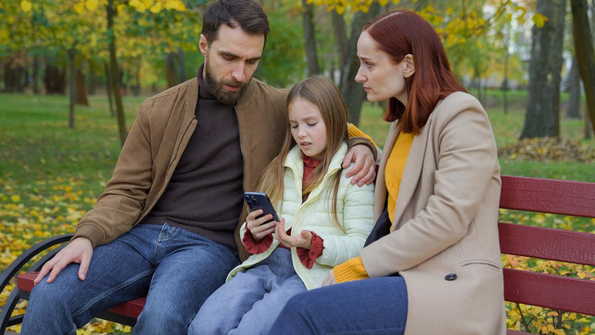 Ghid de conversație pentru părinți, de la Radu Leca „Cercetarea din prevenția suicidului arată cu totul și cu totul altceva”