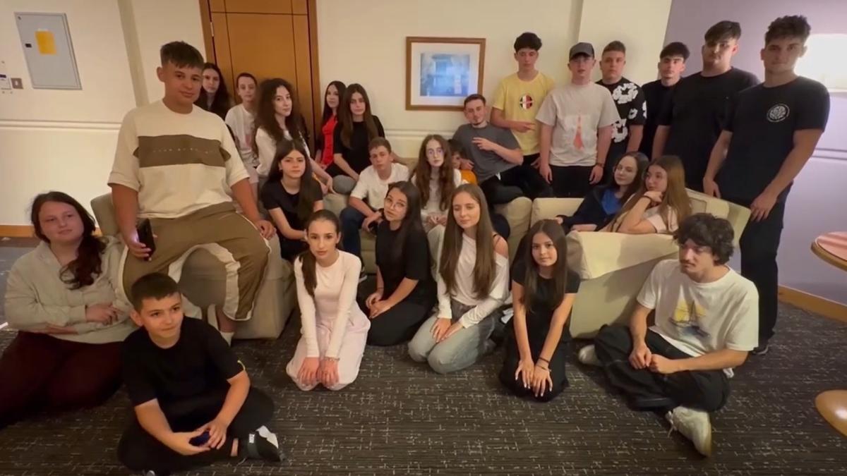 Copiii vrânceni, blocați în Dubai, în siguranță Consulul României i-a vizitat personal  VIDEO