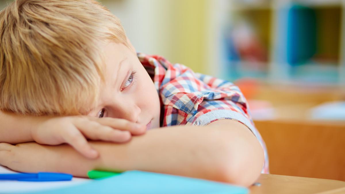 copil obosit la școală
