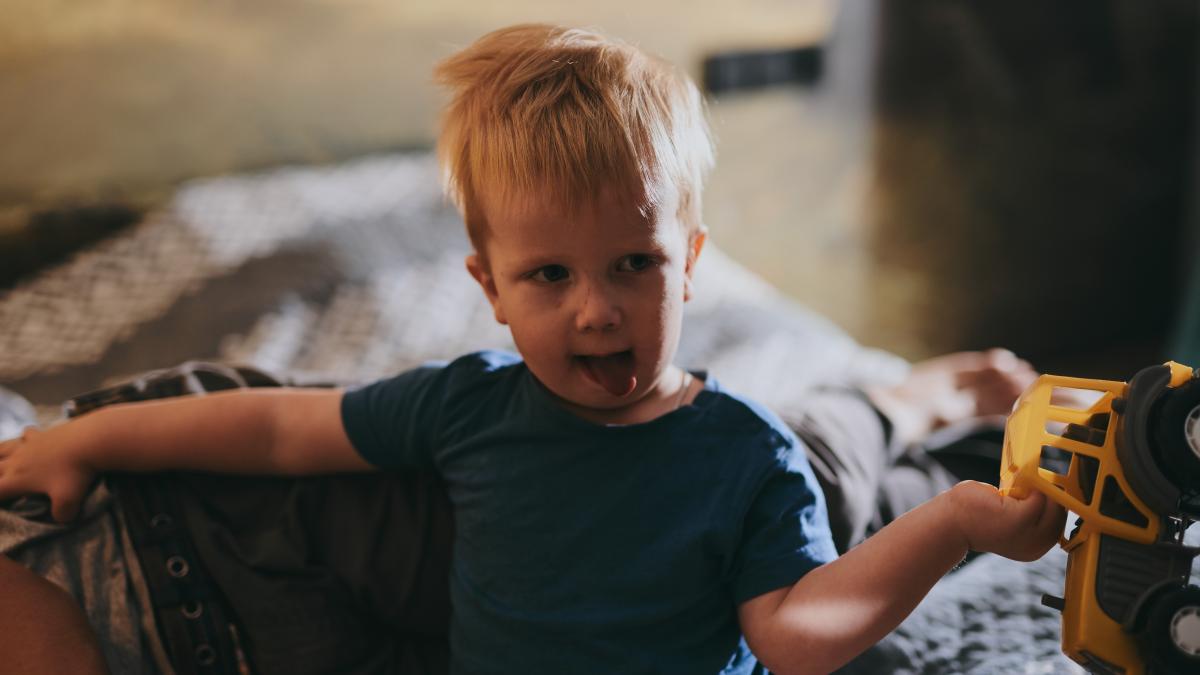 Adevărul din spatele copiilor „obraznici”. Kinetoterapeutul pediatru Matei Nicolae „Creierul ăla primitiv încă lucrează”