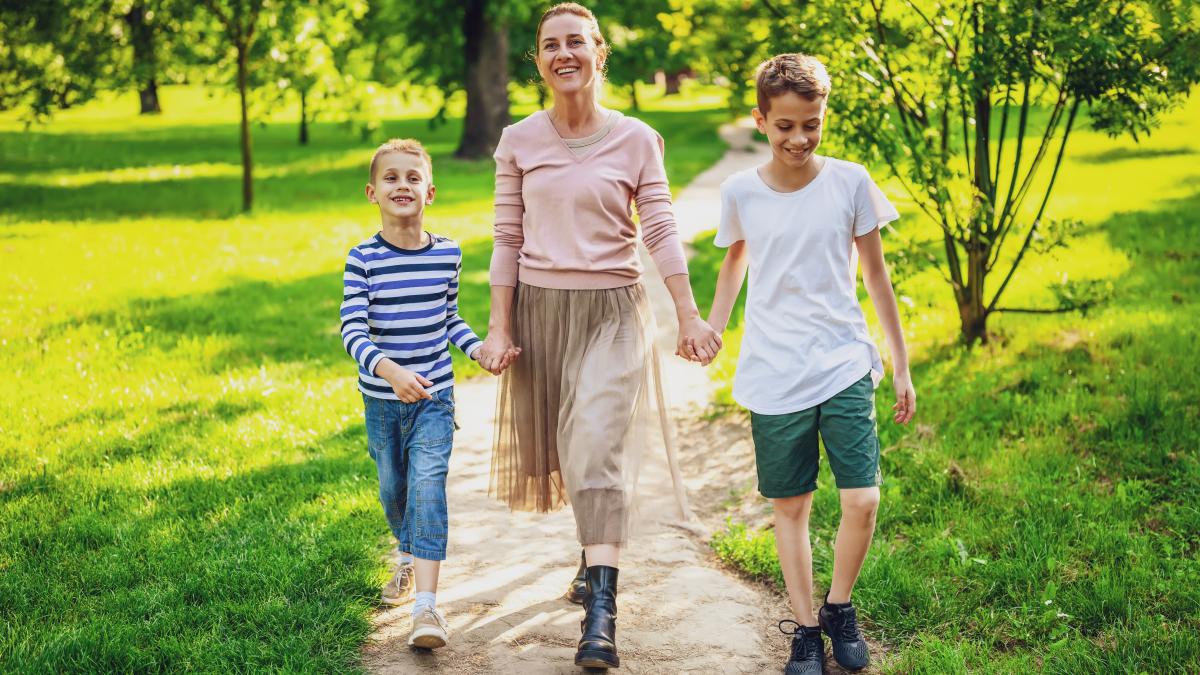 5 obiceiuri intenționate ale părinților care cresc copii remarcabil de capabili și rezilienți