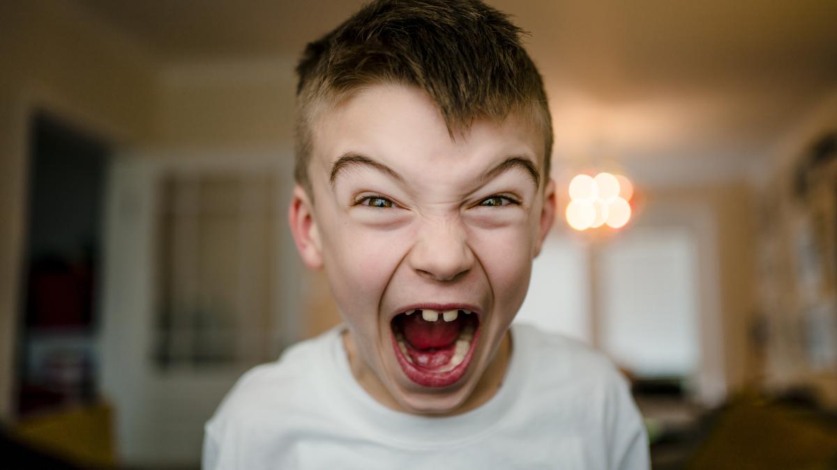 Înainte să corectezi comportamentul nepotrivit al copilului tău, ar trebui să înțelegi metafora aisbergului, sfătuiesc specialiștii