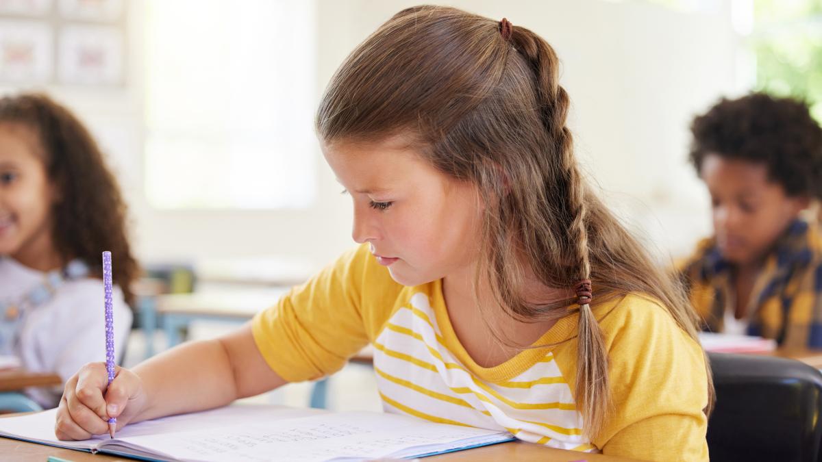 Elevii de clasa a VI-a intră în Evaluarea Națională. Prima probă este la Limba română