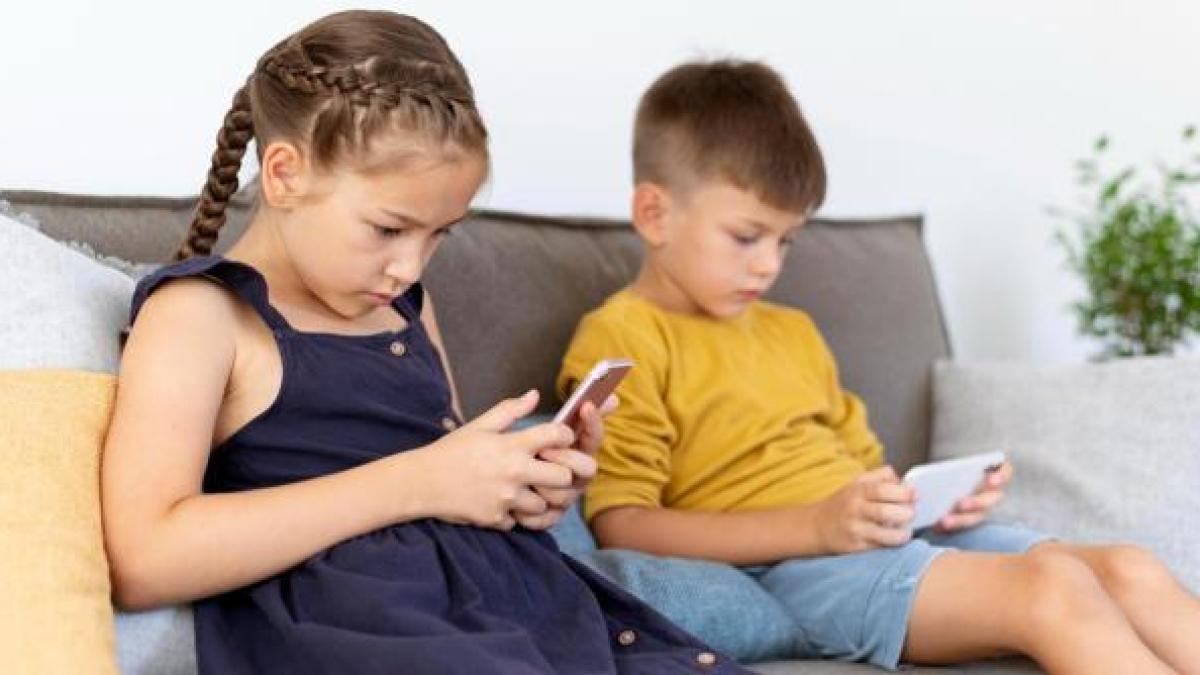 copiii-sub-13-ani-nu-ar-trebui-sa-detina-smartphone-uri-potrivit-recomandarilor-expertilor-din-suedia-5415899