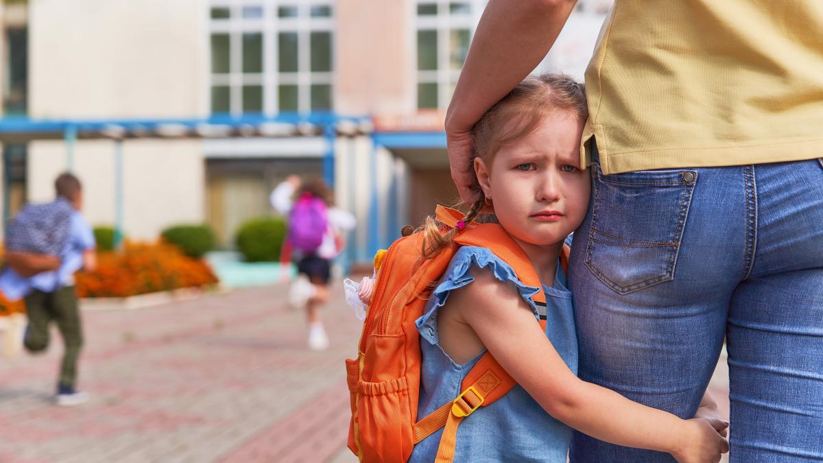 Fobia școlară silențioasă Semnele care arată că durerile de burtă sau de cap ale copilului tău nu sunt inventate