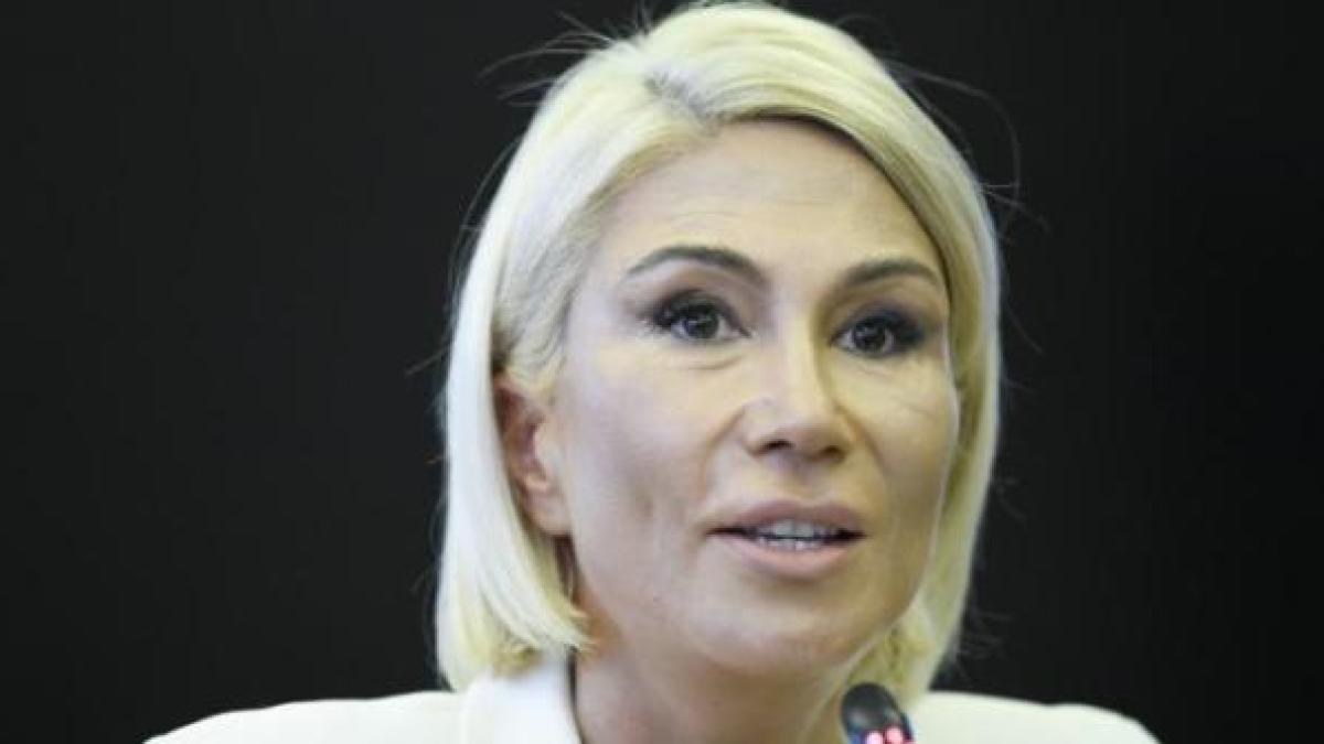 Telefoanele ar putea fi interzise în școli. Turcan, presiune în Comisia de învățământ: „Nu e timp de pierdut”  