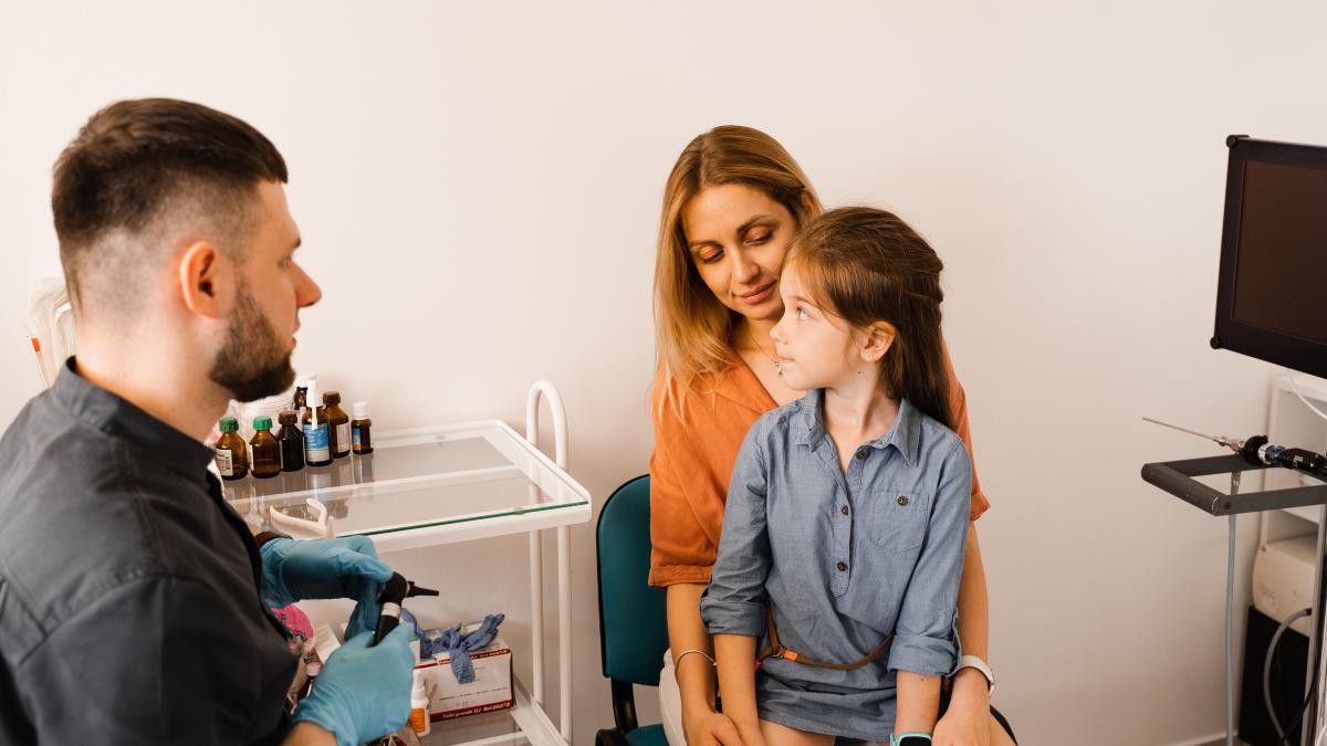 De la farsa autismului la frica de un banal gât roșu Marile minciuni care lasă copiii fără vaccin! Dr. Doina Pleșca dă cărțile pe față