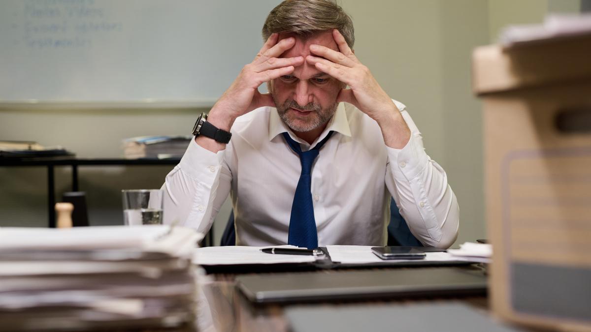 Profesorii s-au săturat să fie inspectorii fiscali ai statului. Sindicatele cer eliminarea dosarelor de burse din școli