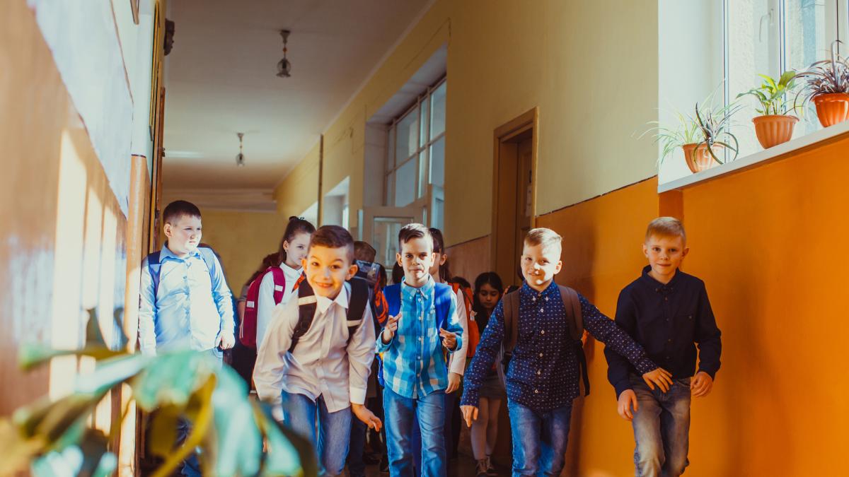 Vacanța de toamnă 2026 bate la ușă Nouă zile libere pentru toți elevii!