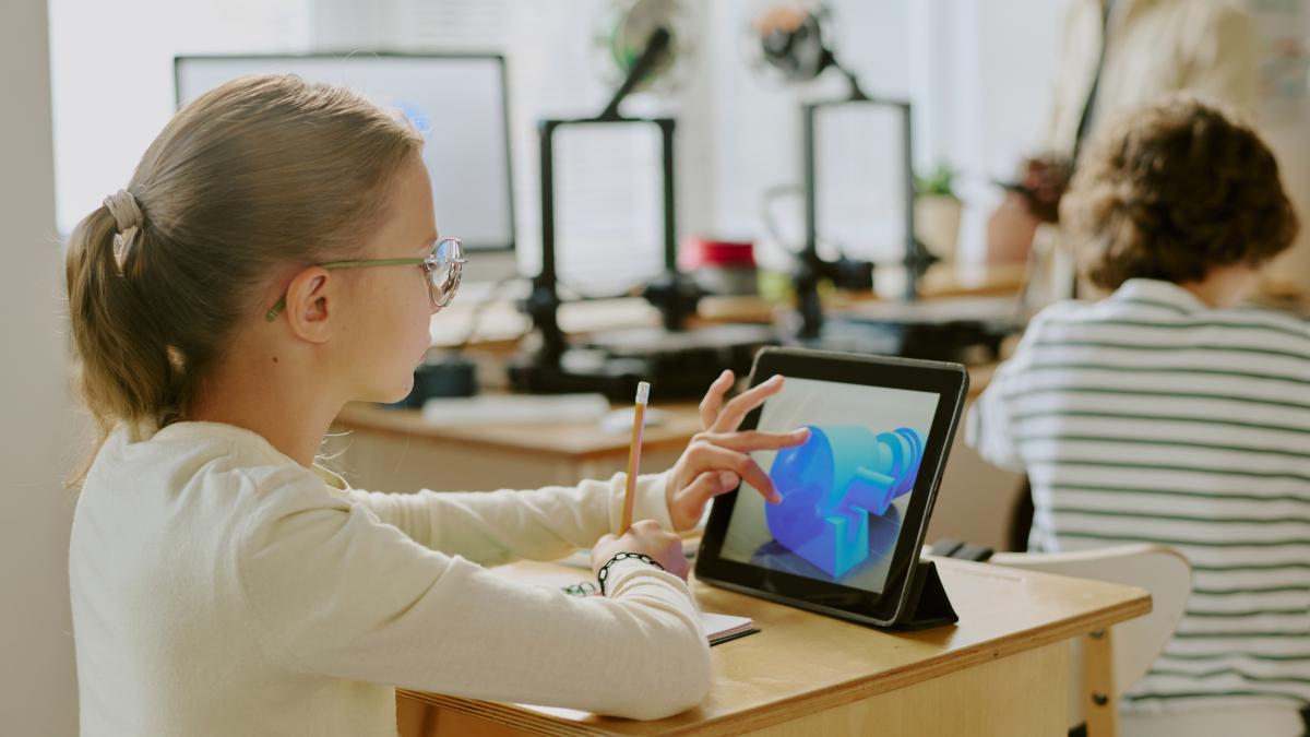 Digitalizarea în educație ce prevede programul noului Guvern pentru școli