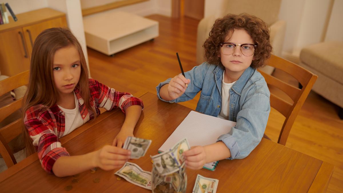 Ce spune noul ministru al Educației despre bursele elevilor