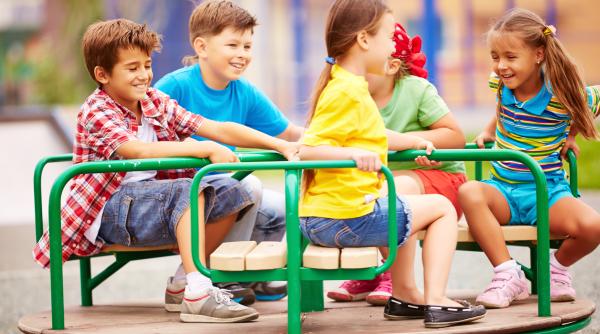 Sentimentul de apartenență la copii: De ce este important să-l dezvoltăm pentru ca micuții să crească fericiți