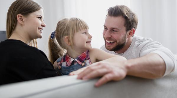 Cum să devii un părinte mai bun pentru copilul tău. Îți propunem 5 pași care chiar funcționează