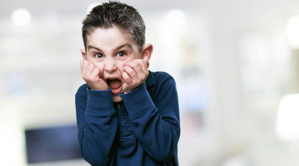 Fricile copiilor - care sunt normale și cum îi putem ajuta să le gestioneze mai ușor. Sfaturile experților: „Uneori temerile pot deveni problematice”